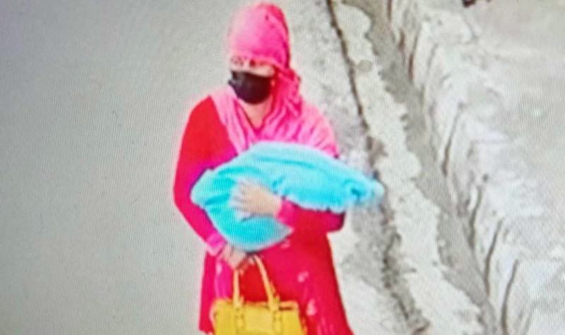 आमाको काखबाट अपरिचित महिलाले लगेकी थिइन २६ दिनको शिशु 